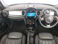 Usado Mini Cooper Exclusive 136 CV (100 kW) 2022 Azul Utilitario