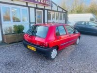 Used Renault Clio 64 HP (47 kW) 1997 Red Hatchback