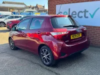 Used Toyota Yaris Hybrid 100 HP (73 kW) 2019 Red Hatchback
