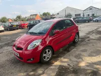 Used Toyota Yaris 87 HP (63 kW) 2010 Red Hatchback