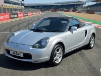 Used Toyota MR2 140 HP (102 kW) 2000 Silver Cabriolet