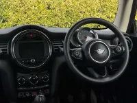 Begagnad Mini Cooper Classic 2019 Blå Halvkombi