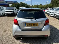 Used Toyota Yaris Multidrive S 99 HP (72 kW) 2015 Silver Hatchback