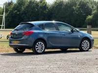 Used Vauxhall Astra Active 100 HP (73 kW) 2012 Blue Hatchback