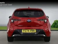Gebraucht Toyota Corolla Design 138 PS (101 kW) 2024 Rot Kleinwagen