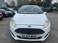 Used Ford Fiesta Zetec 82 HP (60 kW) 2013 White Hatchback