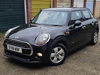 Begagnad Mini Cooper Hatch 136 HK (100 kW) 2018 Svart Halvkombi