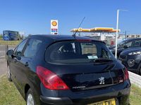 Używany Peugeot 308 S 90 KM (66 kW) 2008 Czarny Hatchback