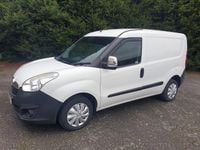 Used Vauxhall Combo 95 HP (69 kW) 2017 White MPV
