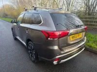 Begagnad Mitsubishi Outlander P-HEV 200 HK (147 kW) 2015 Brun SUV