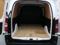 Used Vauxhall Combo 100 HP (73 kW) 2021 White MPV