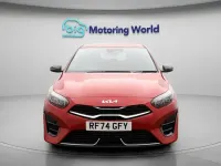 Usado Kia Ceed GT-Line 140 HP (102 kW) 2024 Vermelho Citadino
