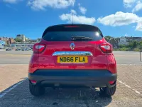 Used Renault Captur Dynamique 90 HP (66 kW) 2016 Red SUV