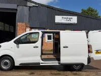 Gebraucht Peugeot Expert S 120 PS (88 kW) 2017 Weiß Van