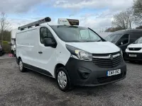 Usado Vauxhall Vivaro 120 HP (88 kW) 2019 Branco Monovolume
