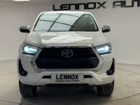 Usado Toyota HiLux 150 HP (110 kW) 2023 Branco Pickup