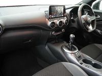 Used Nissan Juke N-Connecta 112 HP (82 kW) 2023 Red SUV