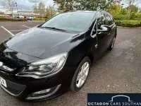 Used Vauxhall Astra SRi 110 HP (80 kW) 2016 Black Estate