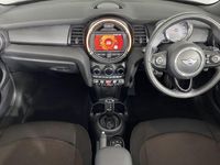 Used Mini Cooper Classic 134 HP (98 kW) 2020 Orange Hatchback