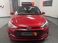 Used Hyundai i20 SE 100 HP (73 kW) 2016 Red Hatchback