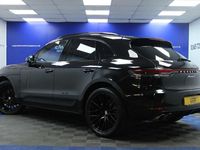 Used Porsche Macan 354 HP (260 kW) 2019 Black SUV