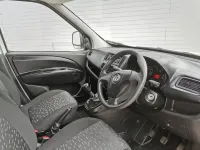 Begagnad Vauxhall Combo 95 HK (69 kW) 2018 Vit Minibuss