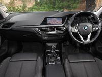 Used BMW 118 Sport Line 140 HP (102 kW) 2020 White Hatchback