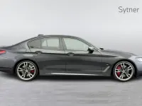 Usado BMW M550 M Sport 530 CV (389 kW) 2021 Gris Berlina