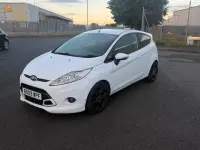 Used Ford Fiesta Zetec 2009 White Hatchback