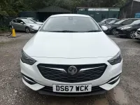 Used Vauxhall Insignia SRi 136 HP (100 kW) 2017 White Hatchback