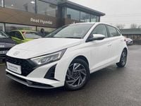 New Hyundai i20 Advanced 100 HP (73 kW) 2025 White Hatchback