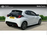 Used Toyota Yaris 113 HP (83 kW) 2023 White Hatchback