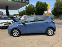 Used Hyundai i10 SE 67 HP (49 kW) 2017 Blue Hatchback