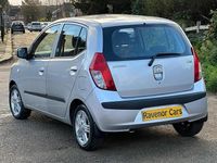 Used Hyundai i10 Comfort 83 HP (61 kW) 2015 Silver Hatchback