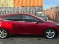Usado Ford Focus Zetec 2017 Vermelho Citadino