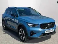 Usado Volvo XC40 Ultimate 194 HP (142 kW) 2023 Azul SUV