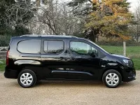 Second-hand Vauxhall Combo 130 CP (95 kW) 2023 Negru Monovolum
