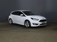 Used Ford Focus Zetec 120 HP (88 kW) 2016 White Hatchback
