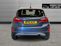 Usado Ford Fiesta Active 100 CV (73 kW) 2019 Azul Utilitario