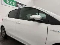 Used Toyota Yaris 100 HP (73 kW) 2017 White Hatchback