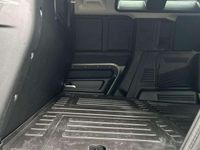 Used Land Rover Defender SE 246 HP (180 kW) 2021 Green SUV