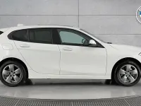 Used BMW 118 Comfort Edition 134 HP (98 kW) 2023 White Hatchback