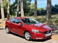 Used Volvo V40 115 HP (84 kW) 2012 Red Hatchback