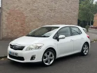 Used Toyota Auris Hybrid 2011 White Hatchback