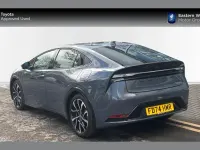 Usado Toyota Prius 220 HP (161 kW) 2024 Cinzento Citadino