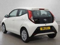 Used Toyota Aygo X-play 72 HP (52 kW) 2019 White Hatchback
