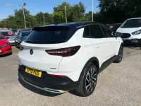 Used Vauxhall Grandland X Elite 130 HP (95 kW) 2019 White SUV