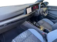 Second-hand VW Golf VIII R-line 150 CP (110 kW) 2022 Albastru Hatchback