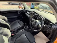 Begagnad Mini Cooper D Hatch 2015 Orange Halvkombi