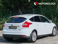 Begagnad Ford Focus Zetec 115 HK (84 kW) 2012 Vit Halvkombi